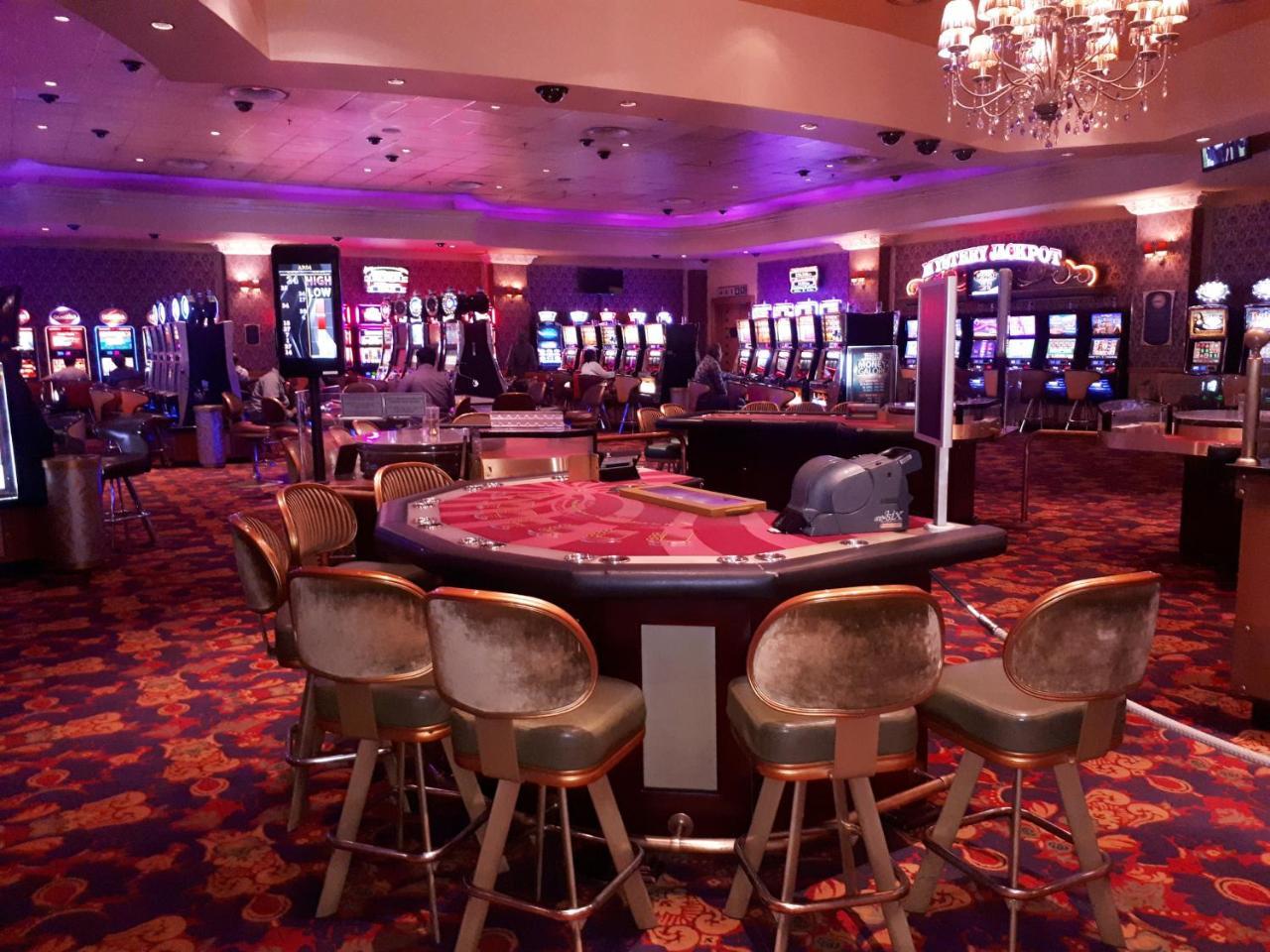 Queens Casino And Hotel ควีนส์ทาวน์ ภายนอก รูปภาพ